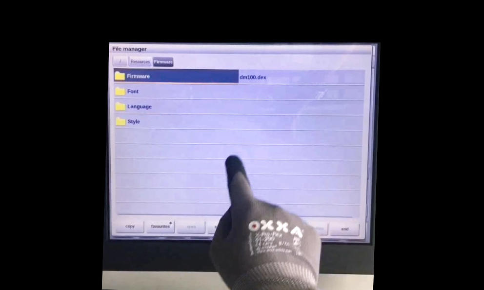 CAPACITIVE TOUCH SCREEN SUPPORT GLOVE AND FINGER